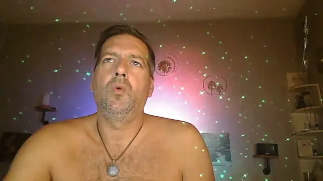 Snapshot of matrikes1 chatting on October 2025 05:32:02 PM matrikes1 online show from October 2025 05:32:02 PM