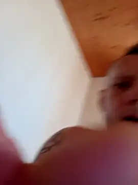 Snapshot of Kw8585kw chatting on April 2026 12:27:02 PM Kw8585kw online show from April 2026 12:27:02 PM