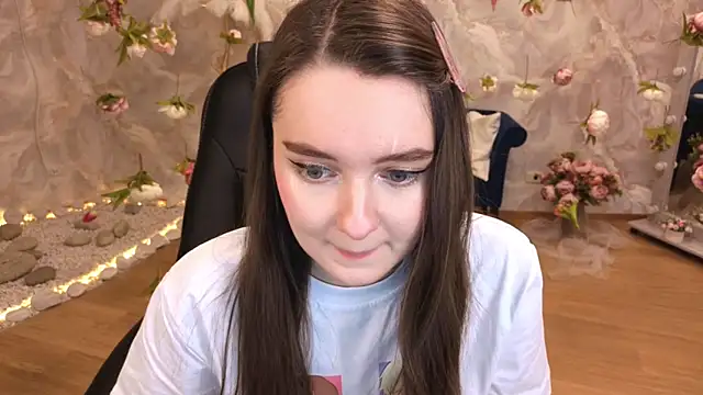 Snapshot of CloudGrace chatting on March 2026 03:12:01 AM CloudGrace online show from March 2026 03:12:01 AM