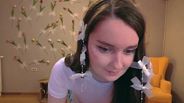 Snapshot of CloudGrace chatting on June 2026 12:32:02 AM CloudGrace online show from June 2026 12:32:02 AM