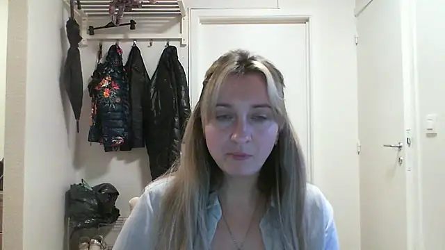 SusanCurt online show from November 2025 10:47:02 AM