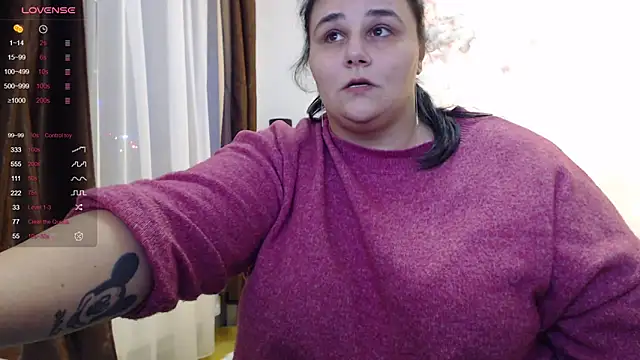 Snapshot of naughtykiss chatting on December 2024 07:43:01 PM naughtykiss online show from December 2024 07:43:01 PM