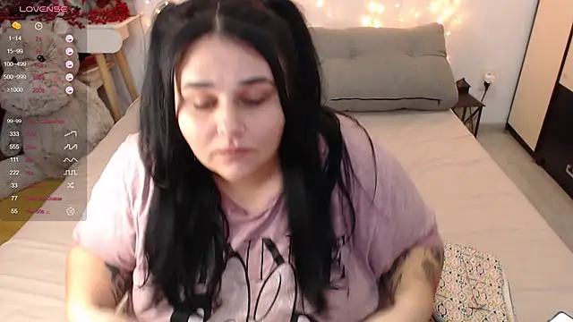 Snapshot of naughtykiss chatting on December 2024 06:53:02 AM naughtykiss online show from December 2024 06:53:02 AM