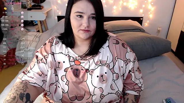 Snapshot of naughtykiss chatting on September 2025 04:25:02 AM naughtykiss online show from September 2025 04:25:02 AM