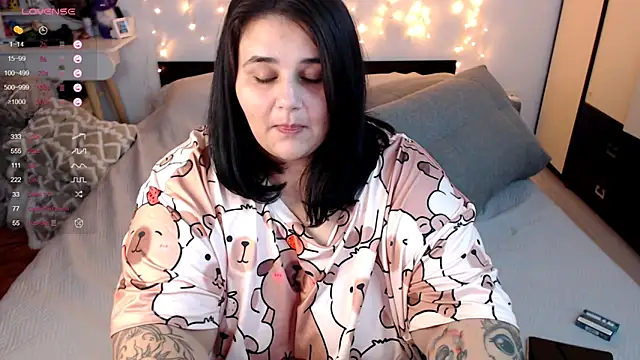 Snapshot of naughtykiss chatting on October 2025 04:45:02 AM naughtykiss online show from October 2025 04:45:02 AM