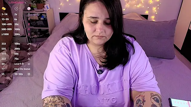 Snapshot of naughtykiss chatting on April 2026 04:23:02 AM naughtykiss online show from April 2026 04:23:02 AM