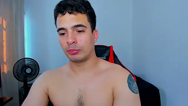 Snapshot of tanner_hard_ chatting on January 2025 07:48:01 PM tanner hard online show from January 2025 07:48:01 PM