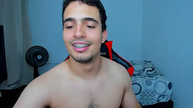 Snapshot of tanner_hard_ chatting on January 2025 11:03:01 PM tanner hard online show from January 2025 11:03:01 PM