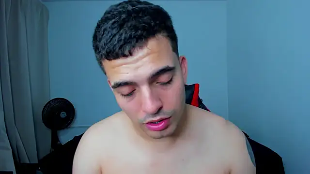 Snapshot of tanner_hard_ chatting on March 2025 02:04:01 AM tanner hard online show from March 2025 02:04:01 AM