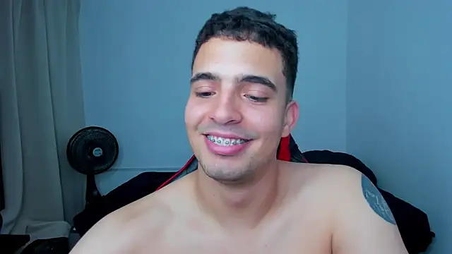 Snapshot of tanner_hard_ chatting on March 2025 01:04:02 AM tanner hard online show from March 2025 01:04:02 AM