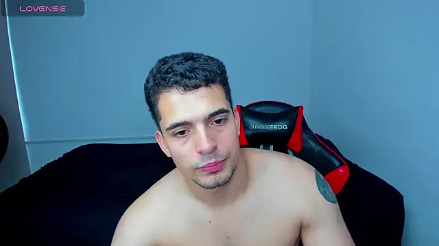 Snapshot of tanner_hard_ chatting on March 2025 06:23:02 PM tanner hard online show from March 2025 06:23:02 PM