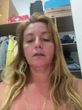 Snapshot of moniquerainx chatting on July 2026 02:02:01 AM moniquerainx online show from July 2026 02:02:01 AM