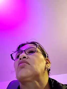 esmeralda milf online show from May 2026 02:25:01 PM