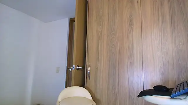SARA TS FOX online show from May 2026 09:43:01 PM