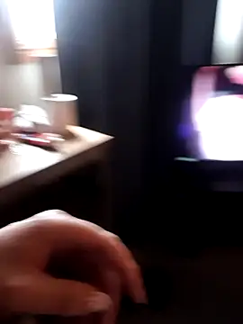 Snapshot of AcrobaticFoxx chatting on October 2025 10:33:02 PM AcrobaticFoxx online show from October 2025 10:33:02 PM