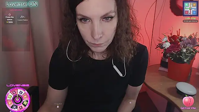 Snapshot of JohansonKatie chatting on February 2025 01:32:01 PM JohansonKatie online show from February 2025 01:32:01 PM