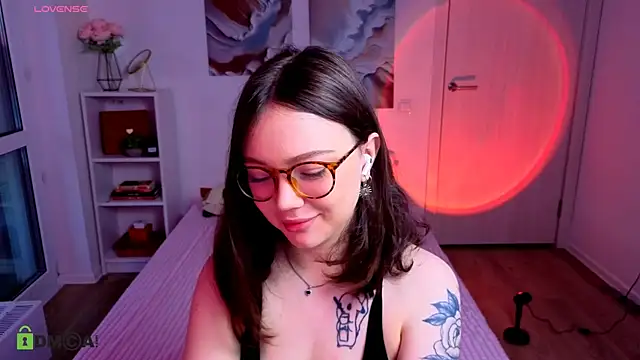 Snapshot of MilenaSaint chatting on October 2025 04:20:02 AM MilenaSaint online show from October 2025 04:20:02 AM
