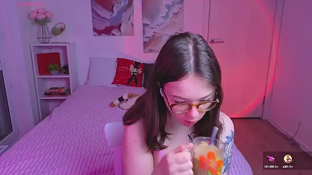 Snapshot of MilenaSaint chatting on October 2025 04:20:02 AM MilenaSaint online show from October 2025 04:20:02 AM