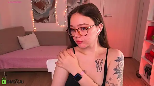 Snapshot of MilenaSaint chatting on November 2025 05:17:02 AM MilenaSaint online show from November 2025 05:17:02 AM