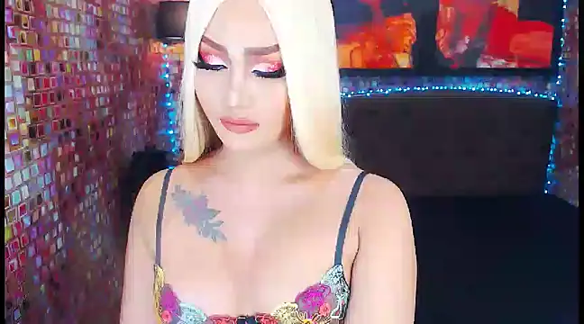 Snapshot of KylieMaxwellCaulfield_TS chatting on February 2025 01:09:01 AM KylieMaxwellCaulfield TS online show from February 2025 01:09:01 AM