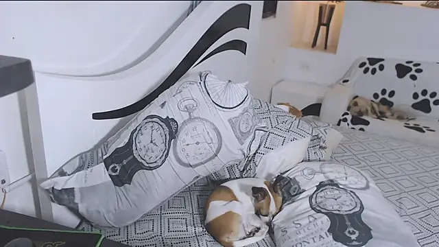 yina-rosse online show from March 2025 10:49:01 PM