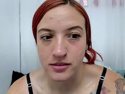 Snapshot of ninaa_fox chatting on September 2025 04:30:01 PM ninaa fox online show from September 2025 04:30:01 PM