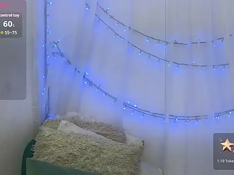 Snapshot of ninaa_fox chatting on June 2026 05:06:02 PM ninaa fox online show from June 2026 05:06:02 PM