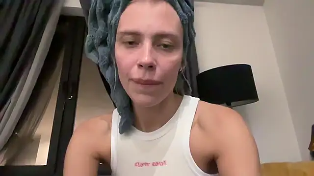 Snapshot of Iris_cherry chatting on June 2026 08:03:01 PM Iris cherry online show from June 2026 08:03:01 PM