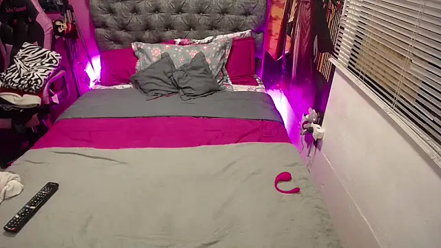 Snapshot of JEENEVIEVE chatting on December 2025 06:16:01 PM JEENEVIEVE online show from December 2025 06:16:01 PM