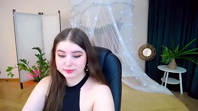 Snapshot of NicoleFoxery chatting on January 2025 06:17:02 PM NicoleFoxery online show from January 2025 06:17:02 PM