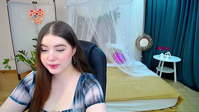 Snapshot of NicoleFoxery chatting on February 2025 06:20:02 PM NicoleFoxery online show from February 2025 06:20:02 PM
