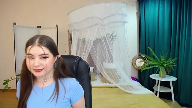 Snapshot of NicoleFoxery chatting on March 2025 12:30:01 AM NicoleFoxery online show from March 2025 12:30:01 AM