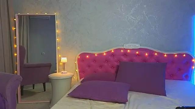 Snapshot of Ariana_Petite chatting on December 2024 06:42:02 AM Ariana Petite online show from December 2024 06:42:02 AM