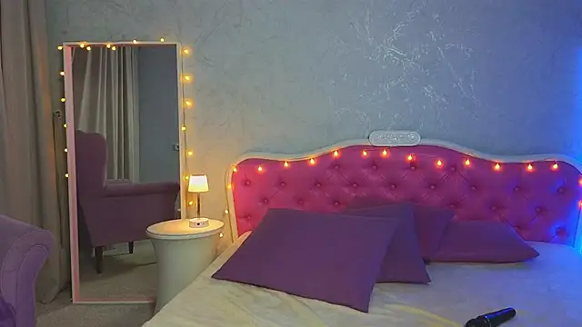 Snapshot of Ariana_Petite chatting on February 2025 11:13:01 PM Ariana Petite online show from February 2025 11:13:01 PM