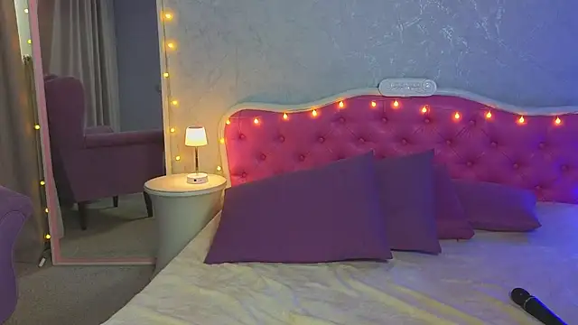 Snapshot of Ariana_Petite chatting on February 2025 05:23:01 AM Ariana Petite online show from February 2025 05:23:01 AM