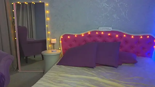 Snapshot of Ariana_Petite chatting on February 2025 11:14:02 PM Ariana Petite online show from February 2025 11:14:02 PM