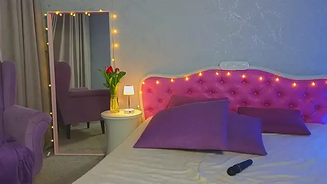 Snapshot of Ariana_Petite chatting on March 2025 02:25:02 AM Ariana Petite online show from March 2025 02:25:02 AM