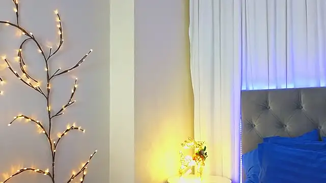 Snapshot of Ariana_Petite chatting on January 2026 12:13:01 AM Ariana Petite online show from January 2026 12:13:01 AM