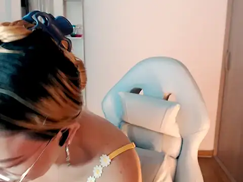 BOREAL MOON online show from November 2025 03:38:02 PM