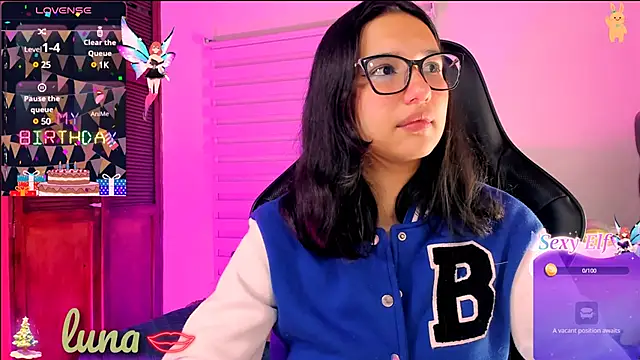 Snapshot of Luniverse chatting on January 2025 11:17:01 PM Luniverse online show from January 2025 11:17:01 PM