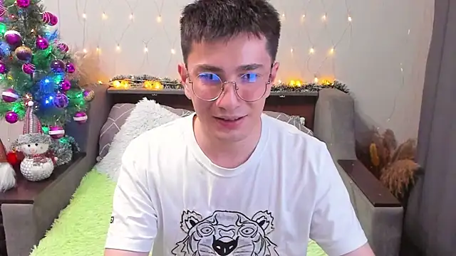 Yumi steve online show from December 2024 10:59:01 PM