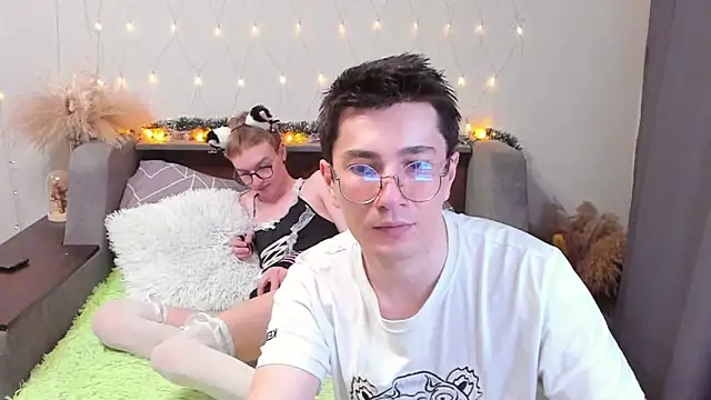 Yumi steve online show from March 2025 07:38:02 PM