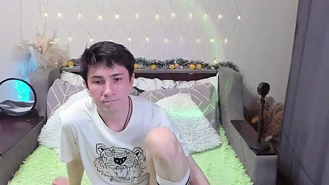 Yumi steve online show from November 2025 11:45:01 AM