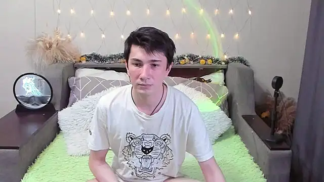 Yumi steve online show from November 2025 02:51:02 PM