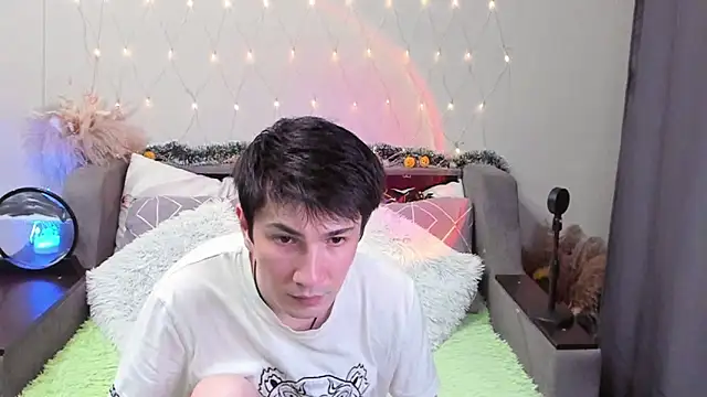 Yumi steve online show from November 2025 05:23:01 PM