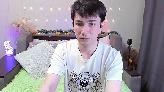 Yumi steve online show from November 2025 04:53:01 PM