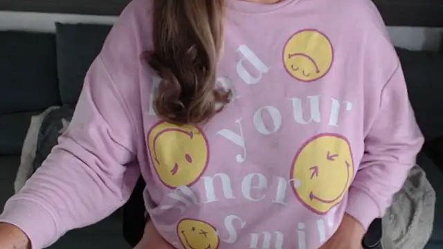 Snapshot of KimMitchelli chatting on September 2025 08:49:02 AM KimMitchelli online show from September 2025 08:49:02 AM