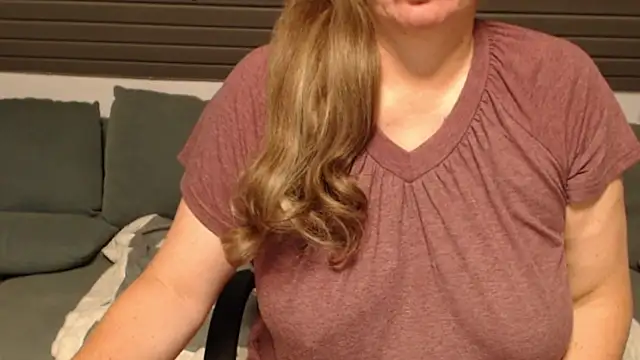 Snapshot of KimMitchelli chatting on September 2025 05:22:01 AM KimMitchelli online show from September 2025 05:22:01 AM