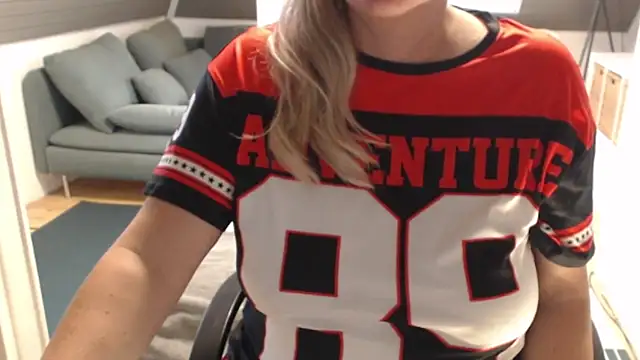 Snapshot of KimMitchelli chatting on December 2025 11:03:02 AM KimMitchelli online show from December 2025 11:03:02 AM