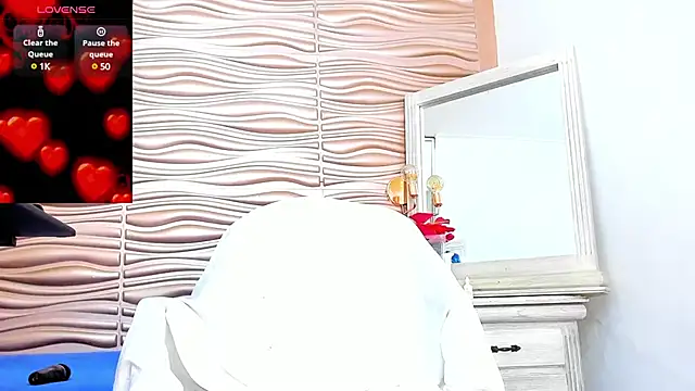 mia pineda online show from February 2025 09:41:02 PM